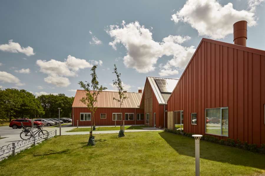 Daginstitution i Holstebro byder børn og natur velkommen i stålprofiler fra top til tå, Nørre Boulevard 57, 7500 Holstebro